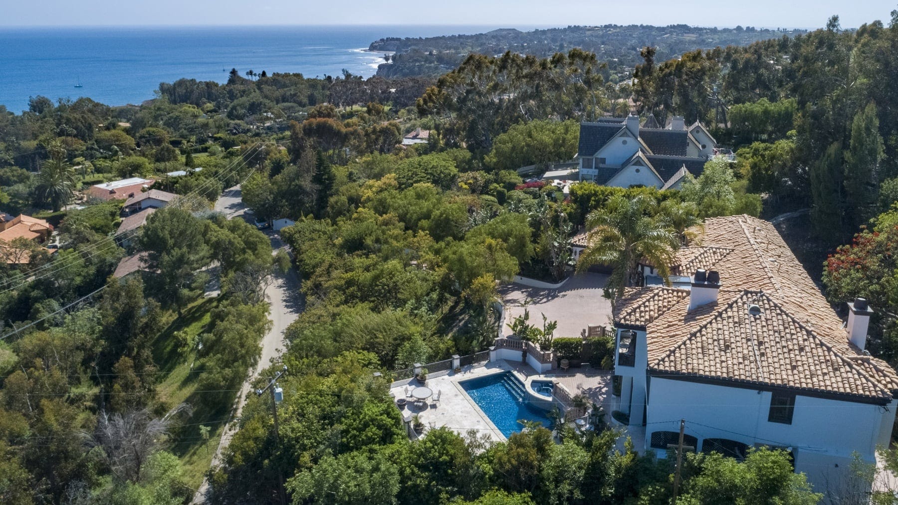Luxury Beach Cottage at Seasons in Malibu overlooking the ocean